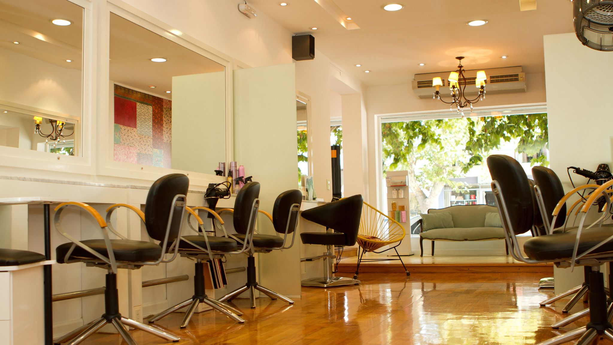 美容室の店内